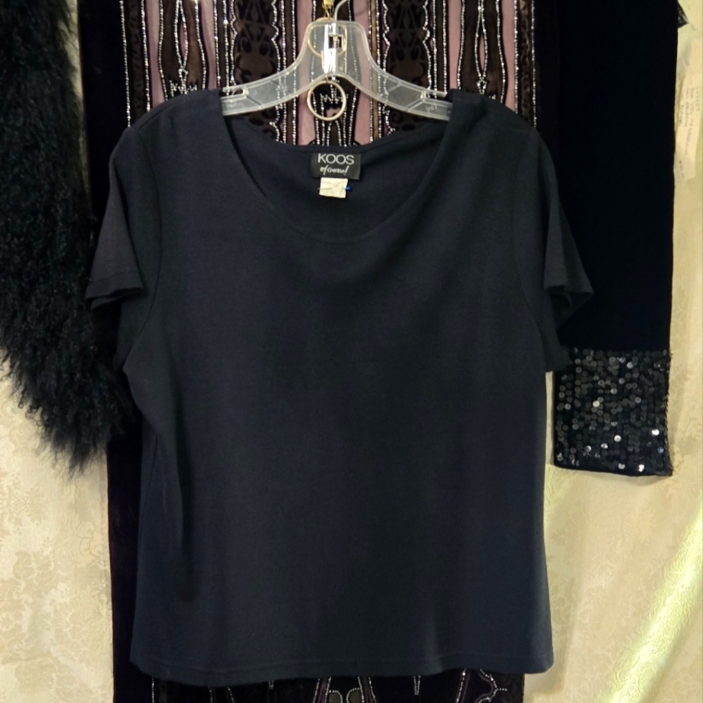 KOOS-Black Short Sleeve T-Shirt